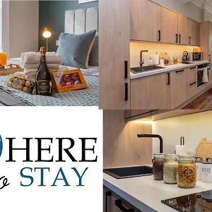 Apartment Stylish 2bed Underneath Castle, Edinburgh