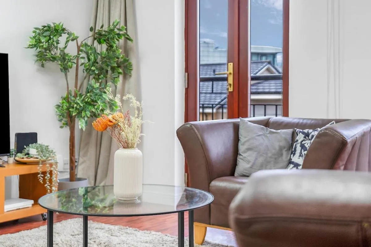 Modern 2 Bedroom Apartment In City Centre Edinburgh 0*,