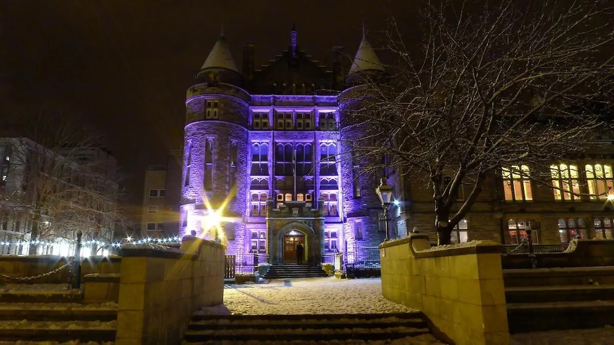 Modern 2 Bedroom Apartment In City Centre Edinburgh